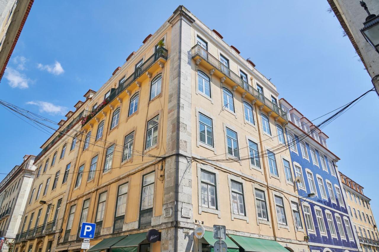 Sunny Pink Street Historical Apt, By Timecooler Lisboa